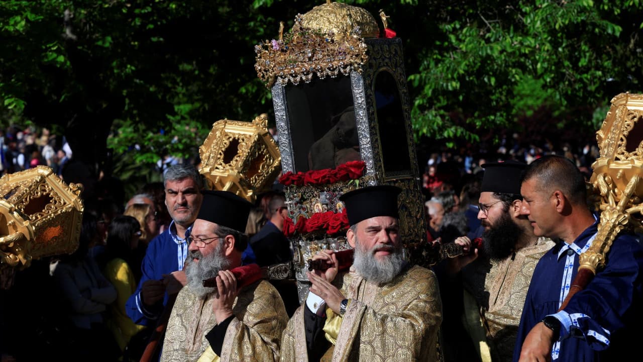 Άγιος Σπυρίδωνας: Η λαϊκή πίστη απέναντι στην εγκατάλειψη