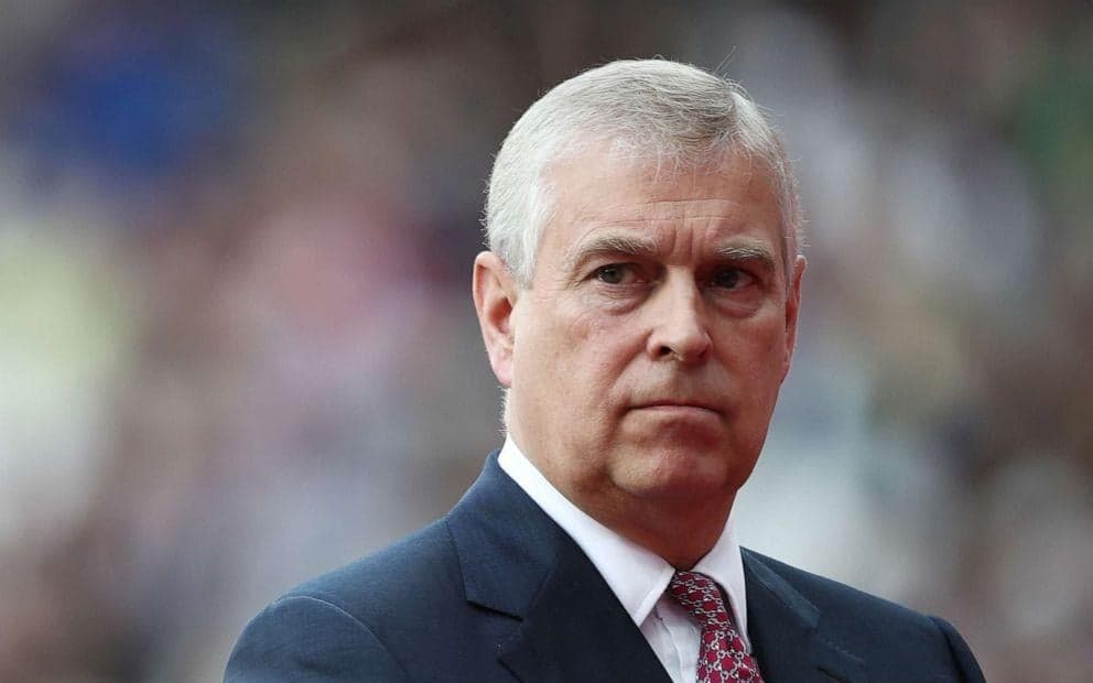 Η πτώση του πρίγκιπα: Όταν η εξουσία γυμνώνεται