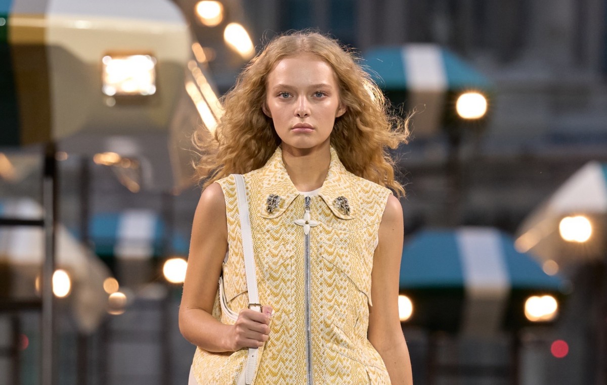 Η μόδα ως αντίσταση: Ο Louis Vuitton αφήνει το σώμα να αναπνεύσει
