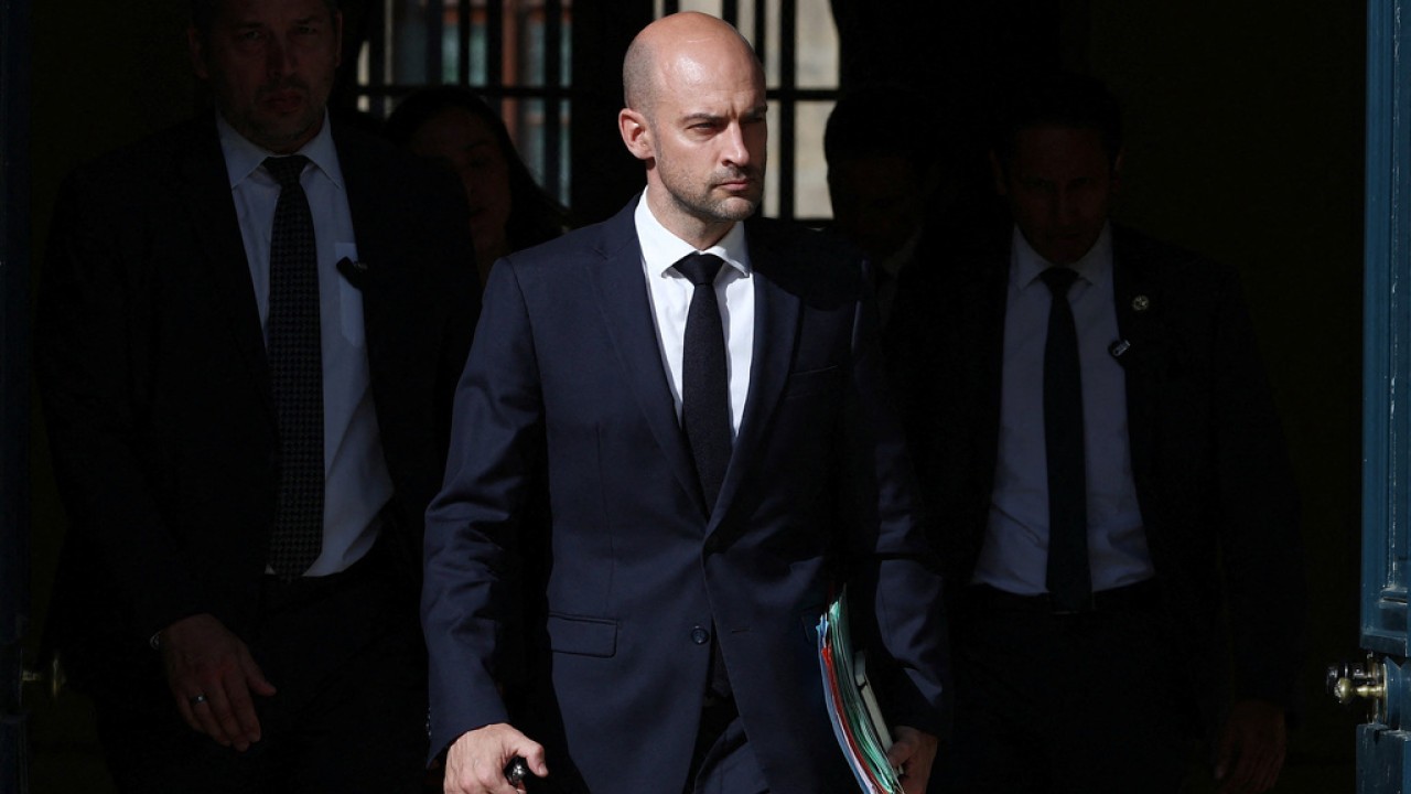 Ο Μασκ και οι «εκστρατείες παρενόχλησης»: Η Γαλλία καταγγέλλει ξένη αποσταθεροποίηση